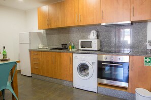 设计公寓, 2 间卧室, 简易厨房 | 私人简易厨房 | 冰箱、微波炉、烤箱、炉灶