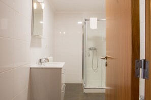 Design-Apartment, 2 Schlafzimmer, Kochnische | Badezimmer