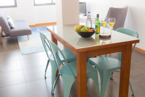 Appartement, 1 chambre | Restauration dans la chambre