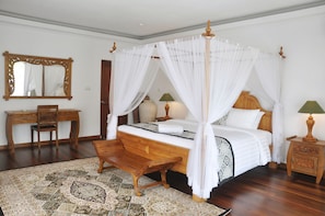 Standard Villa, 3 Bedrooms, Non Smoking, Private Pool | In-room safe, desk, laptop workspace, free WiFi - Bali Paradise Heritage by Prabhu (Ungasan)