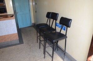 Lobby sitting area - New Swanga Lodge (Nairobi)