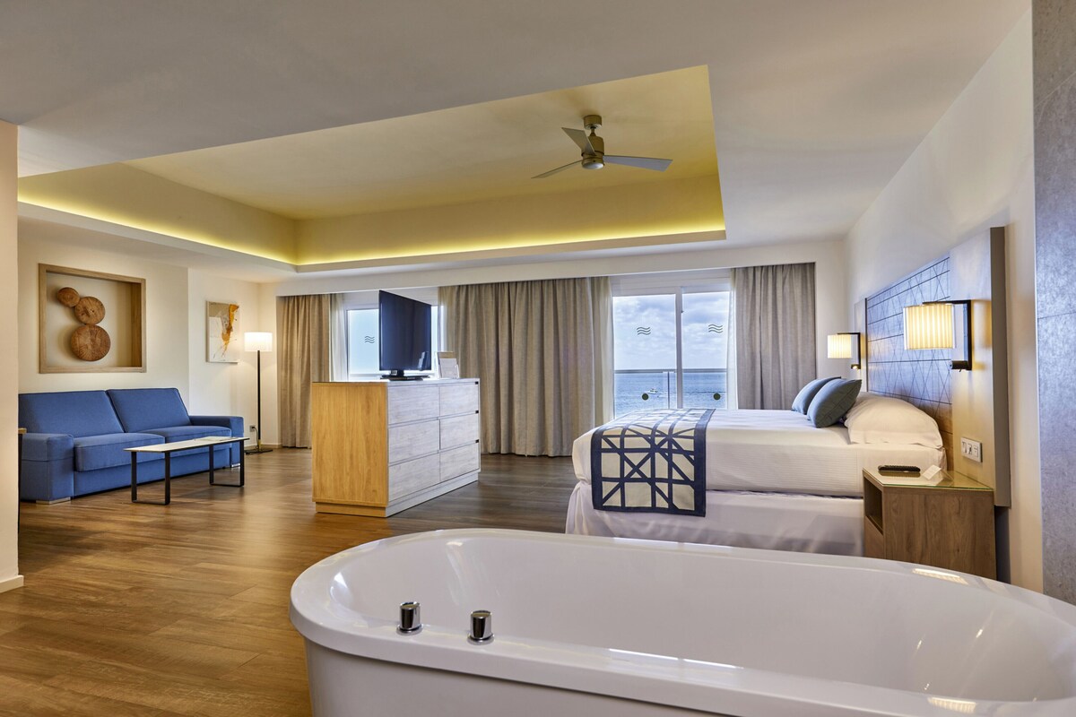 1 bedroom, minibar, in-room safe, blackout drapes