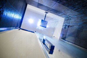 Bathroom shower - Mirabilia Guest House (Rome)