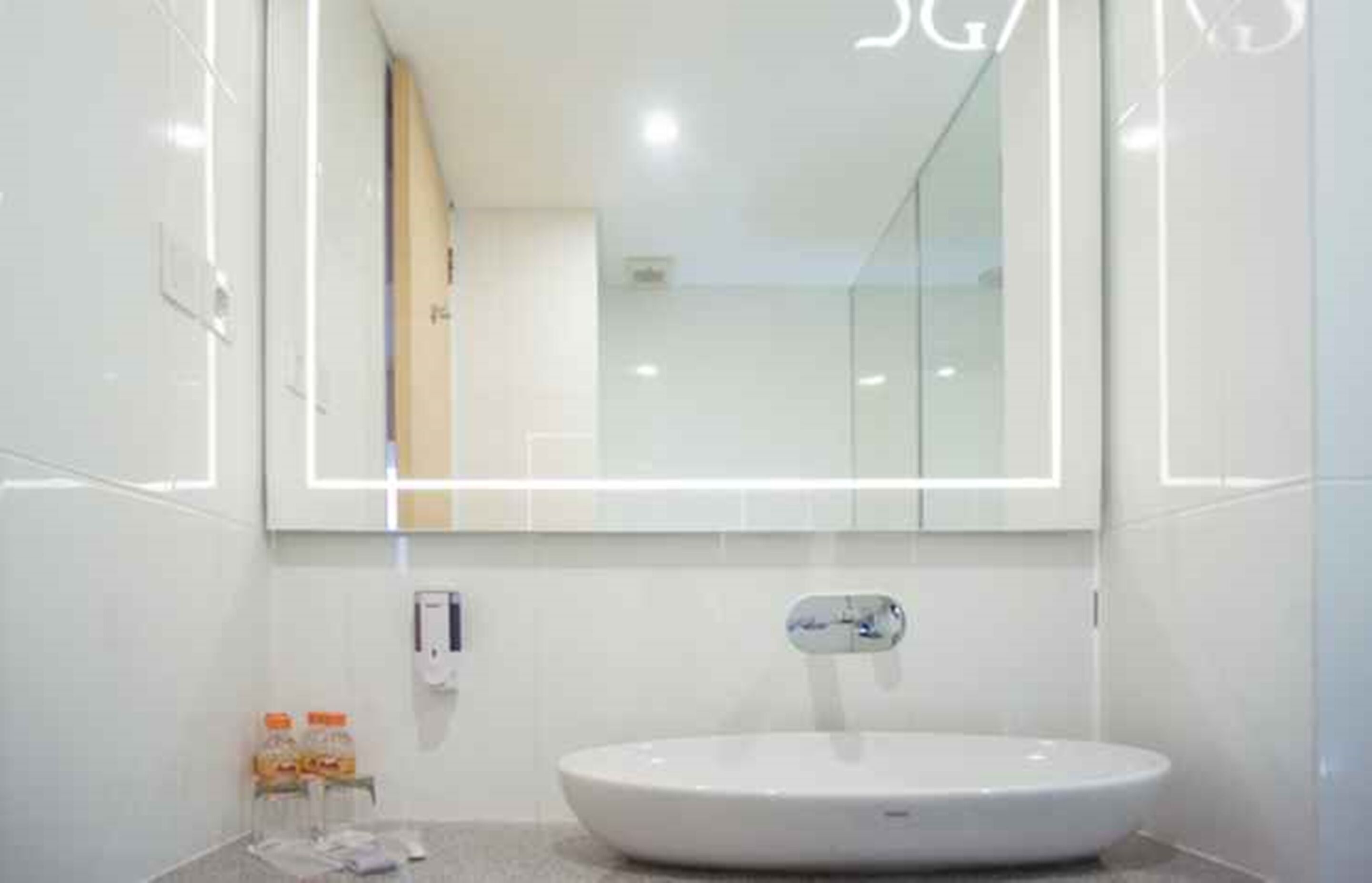 shower, free toiletries, hair dryer, slippers