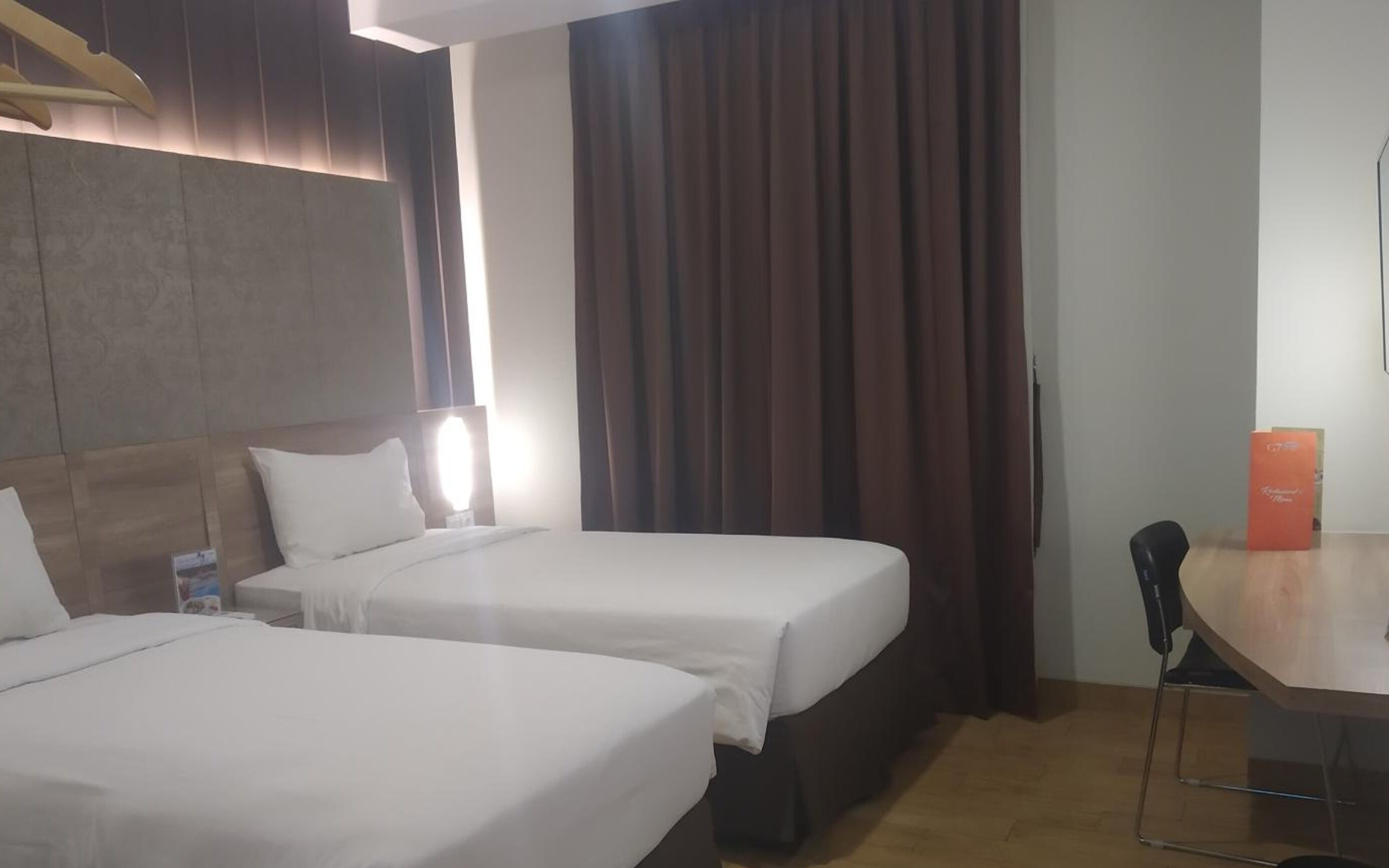 premium bedding, in-room safe, desk, soundproofing