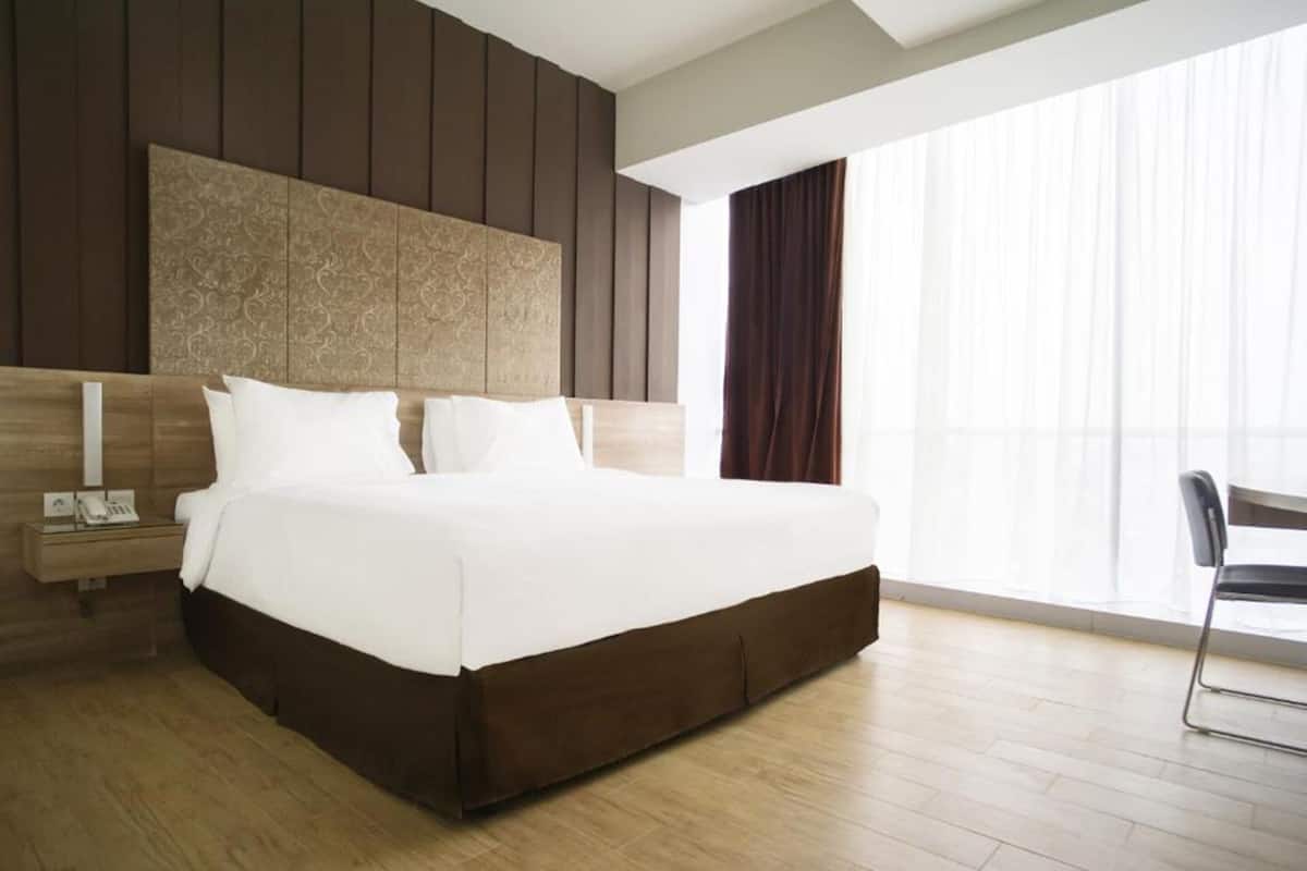 deluxe double room | premium bedding, in-room safe, desk, soundproofing