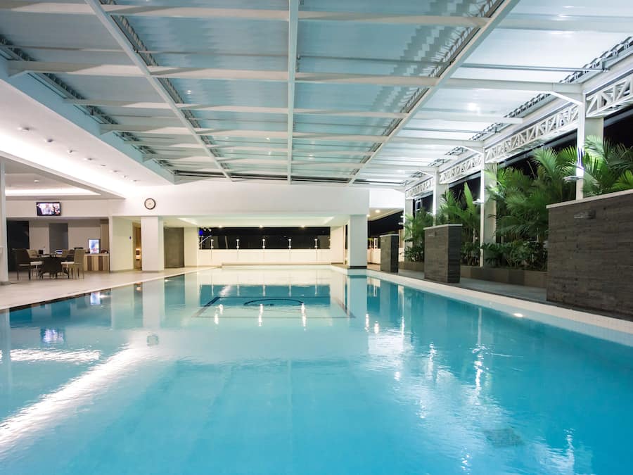 Hồ bơi ngoài trời