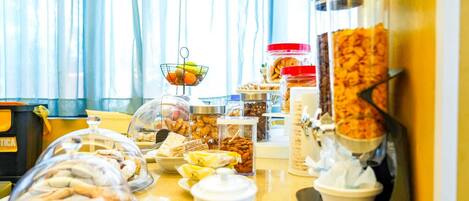 Free daily continental breakfast