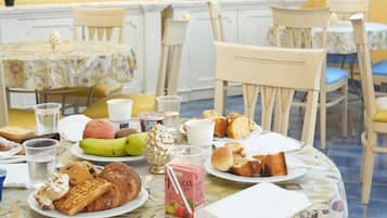 Desayuno buffet incluido todos los días