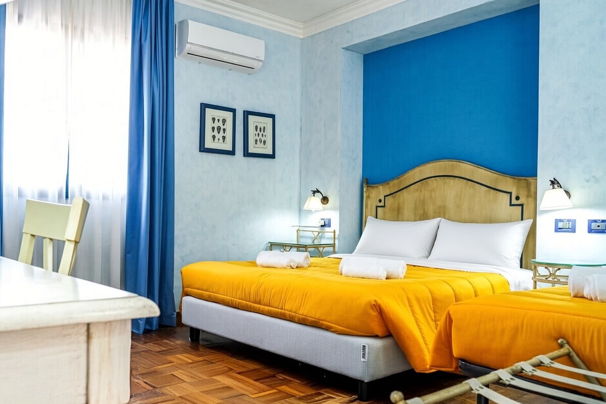 1 bedroom, hypo-allergenic bedding, minibar, in-room safe