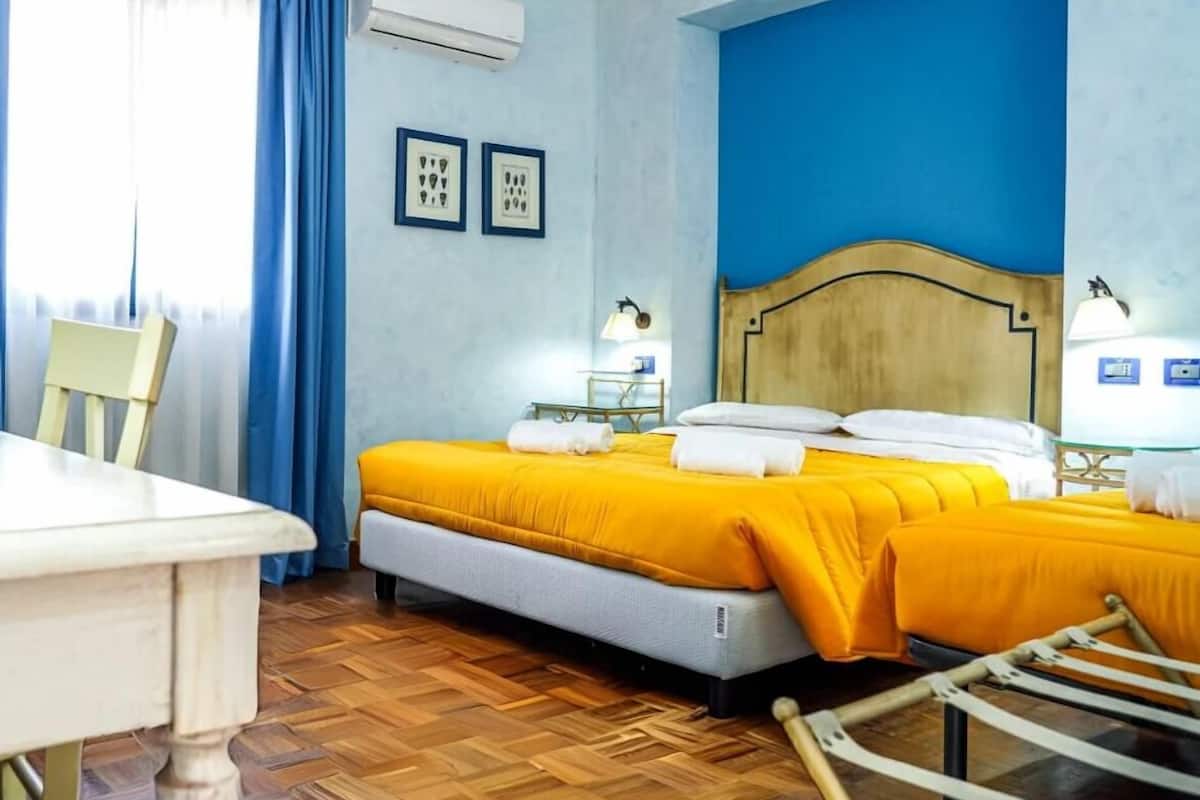 Triple Room | 1 bedroom, minibar, in-room safe, desk