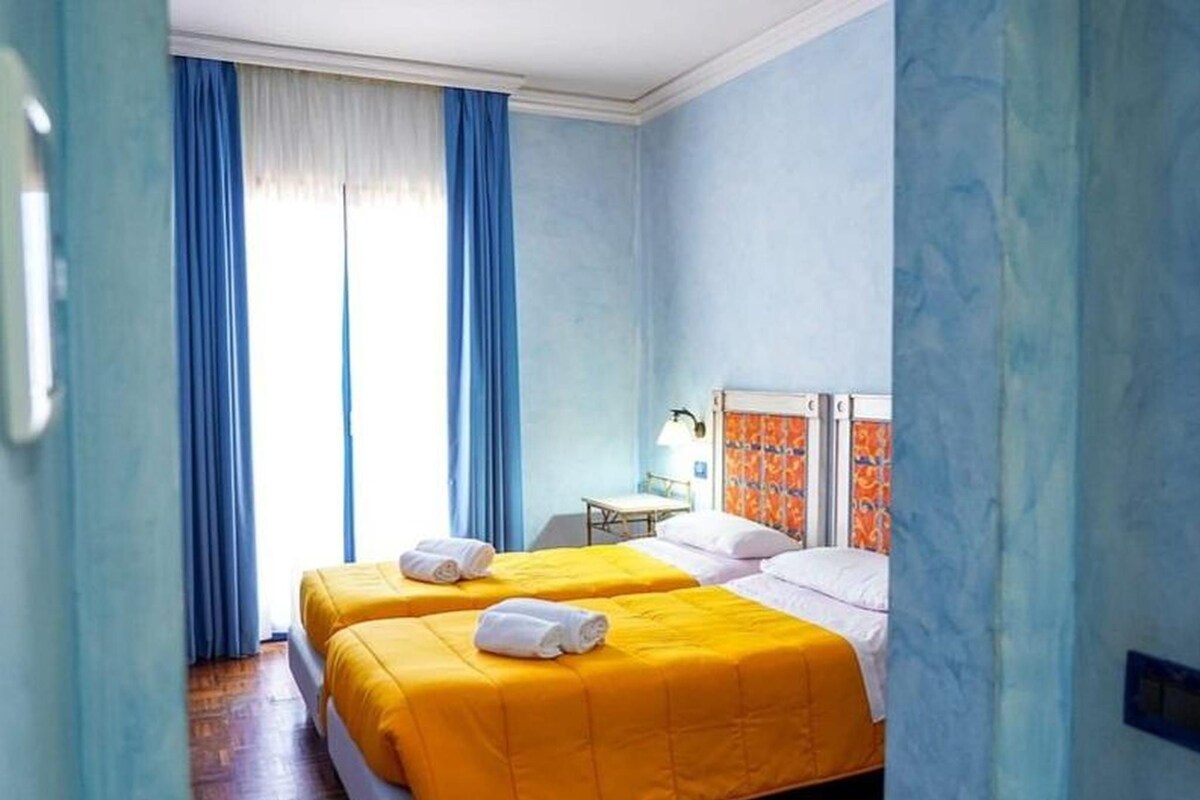 1 bedroom, hypo-allergenic bedding, minibar, in-room safe