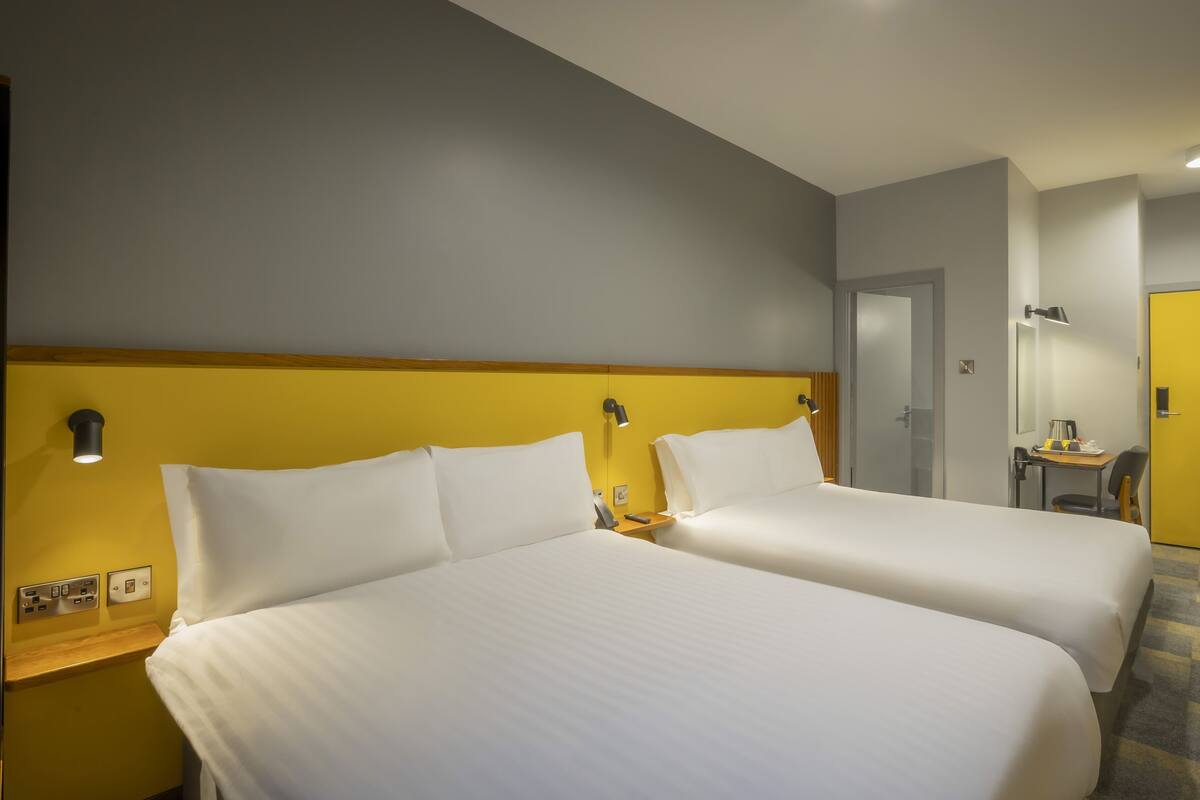 Quadruple Room, Ensuite | Hypo-allergenic bedding available, bed sheets