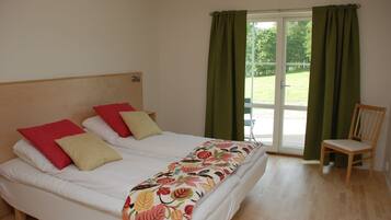 Blackout drapes, iron/ironing board, free WiFi, wheelchair access