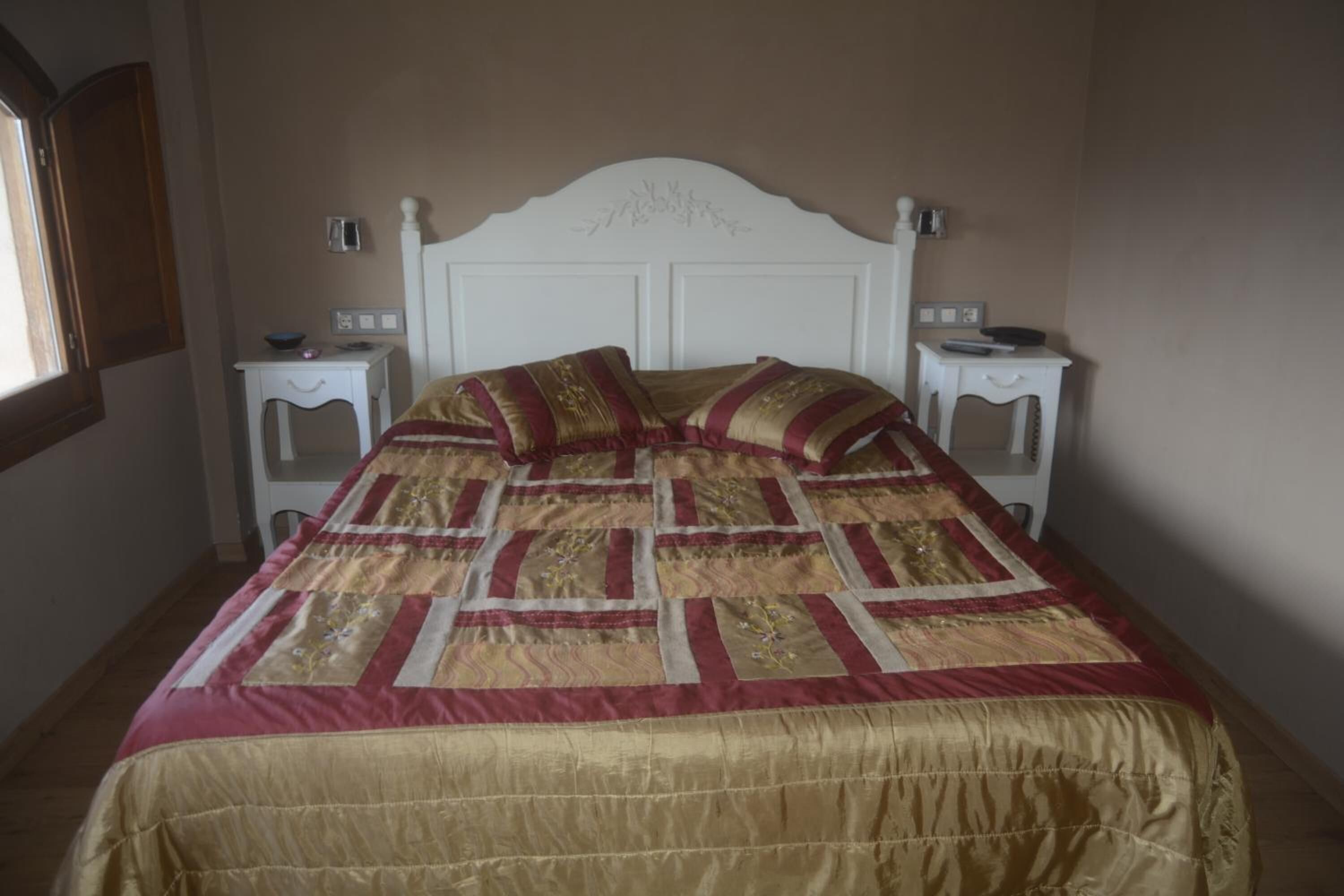 Cunas gratuitas, camas supletorias, wifi gratis y ropa de cama