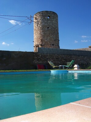 2 piscines extérieures