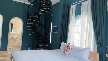 1 bedroom, in-room safe, soundproofing, free WiFi