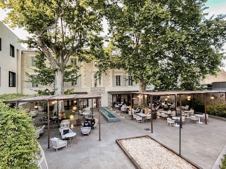 Courtyard. Le Saint Remy