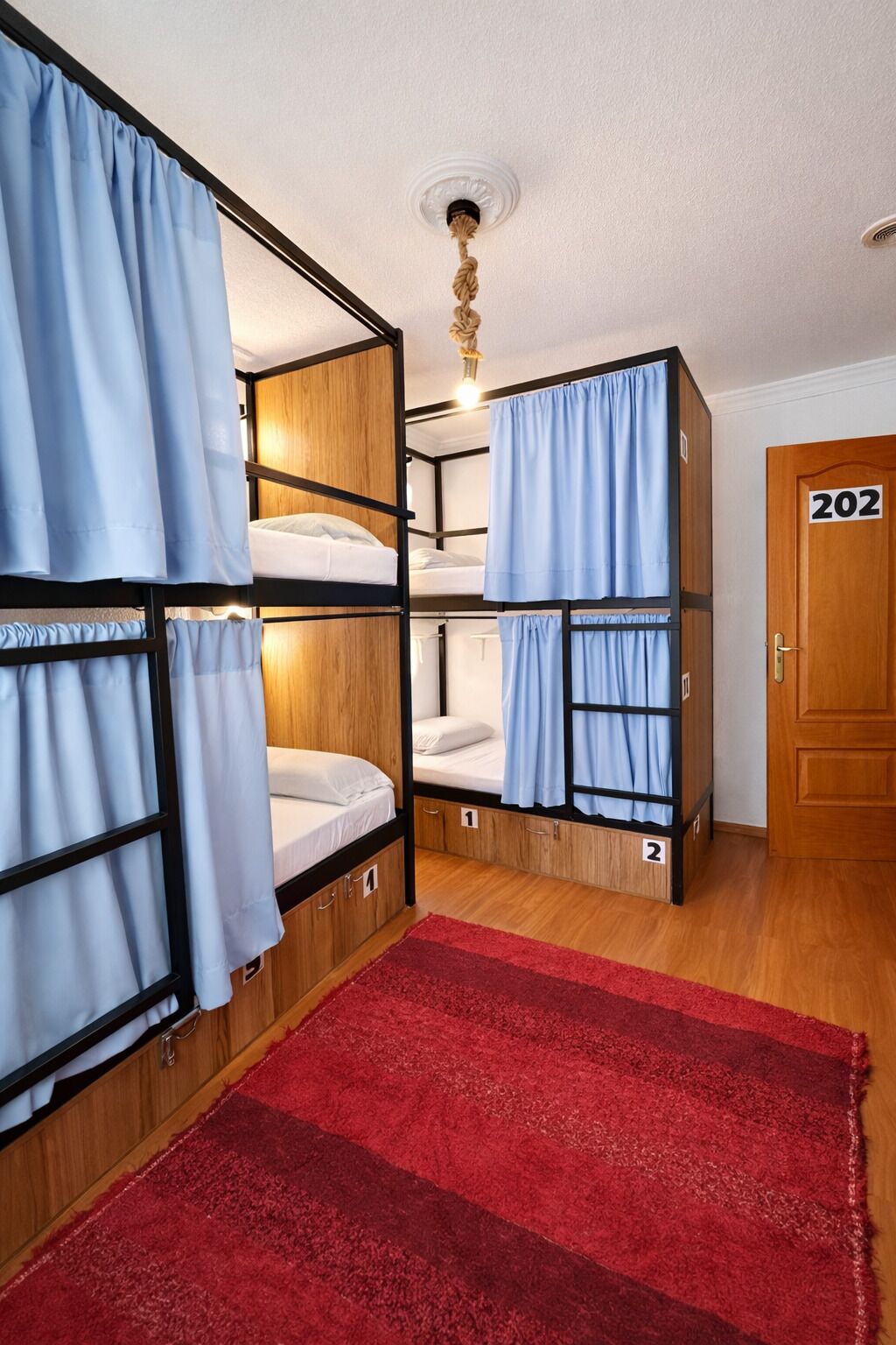 Felles sovesal – standard, for menn og kvinner | Strykejern/-brett, wi-fi (inkludert) og sengetøy