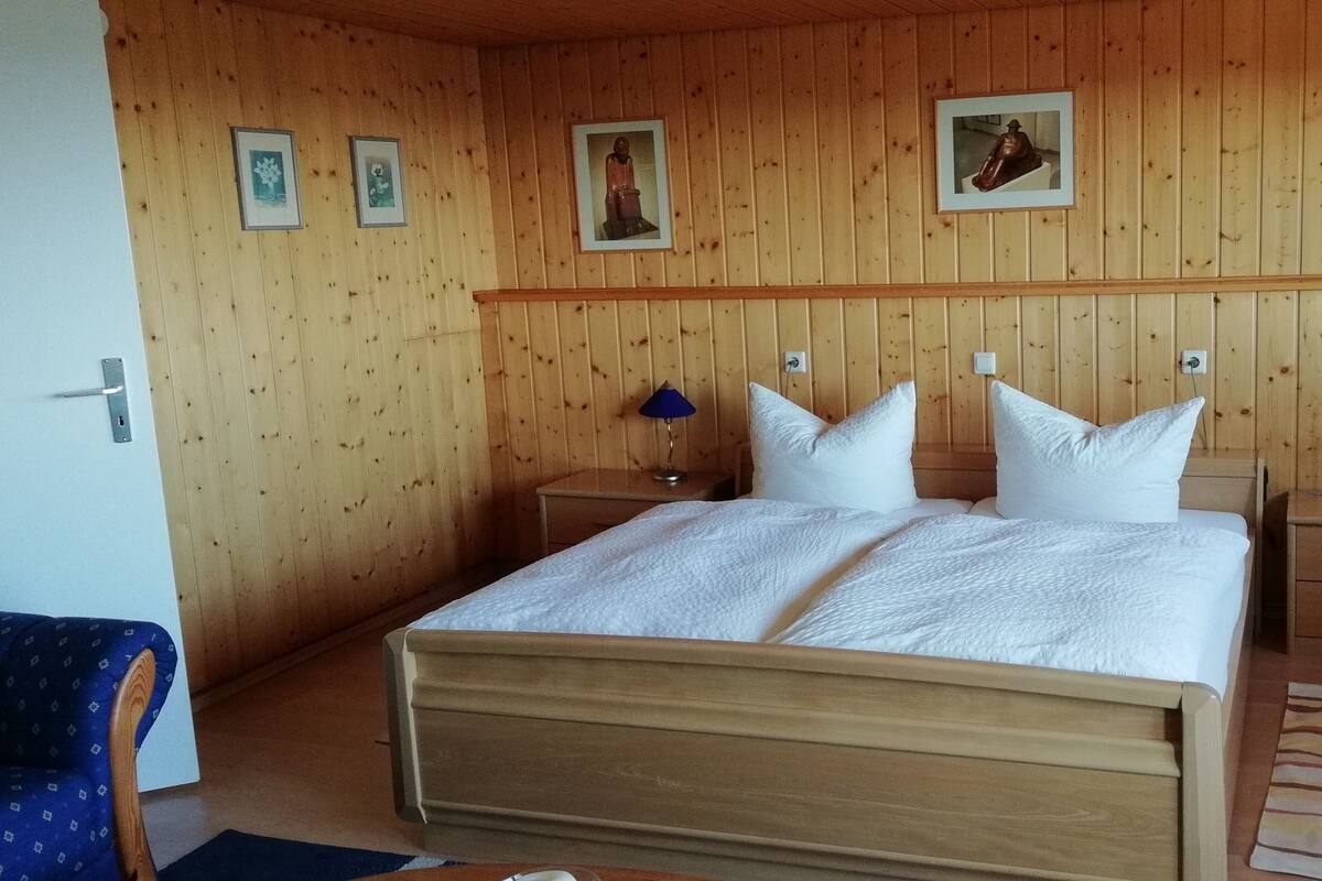 Comfort-Doppelzimmer, 1 Doppelbett, eigenes Bad, Bergblick