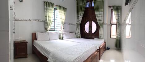 Bàn, truy cập Internet không dây miễn phí