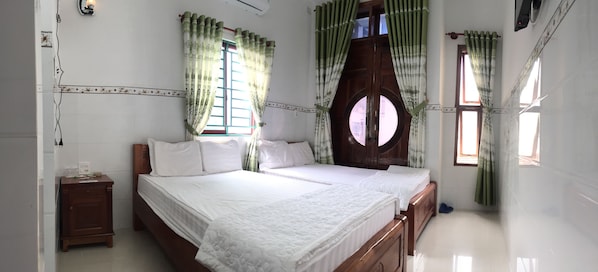 Desk, free WiFi - Sunrise Guesthouse (Quy Nhon)