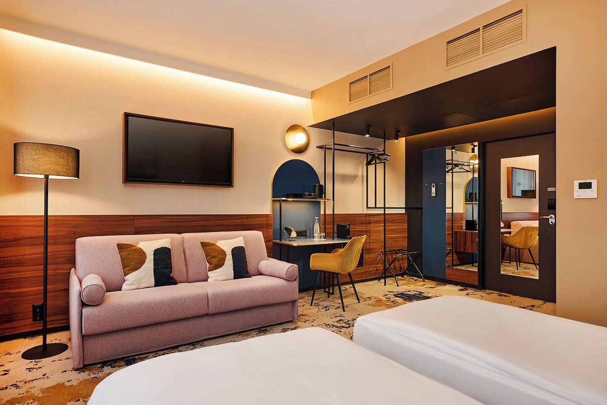 Premium Twin Room | In-room safe, desk, laptop workspace, blackout curtains