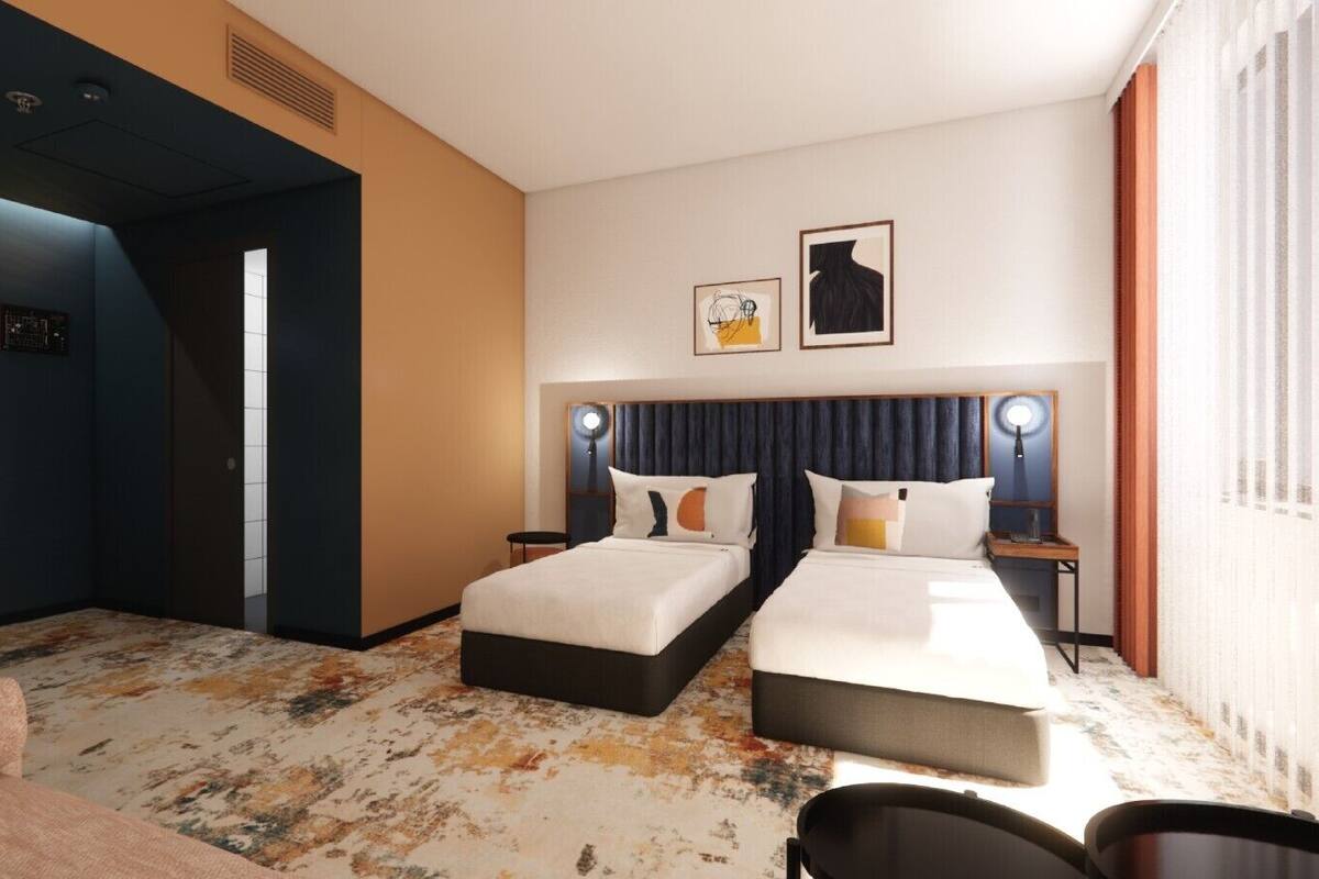 Rom – premium | Safe på rommet, skrivebord og skrivebord for bærbar PC