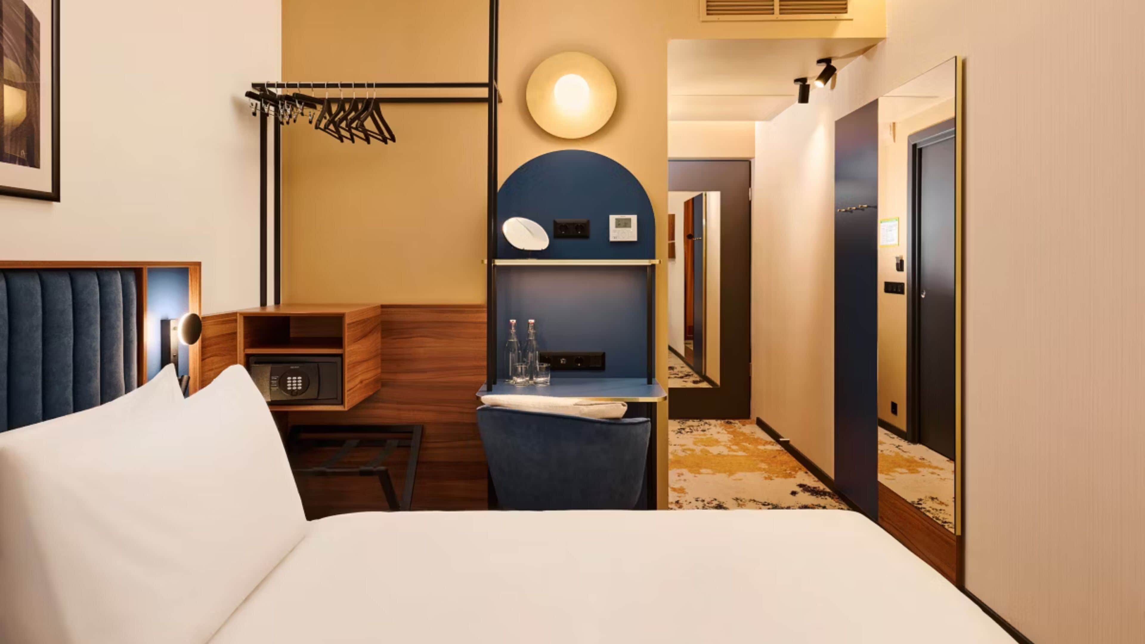 Room (Cosy) | In-room safe, desk, laptop workspace, blackout drapes