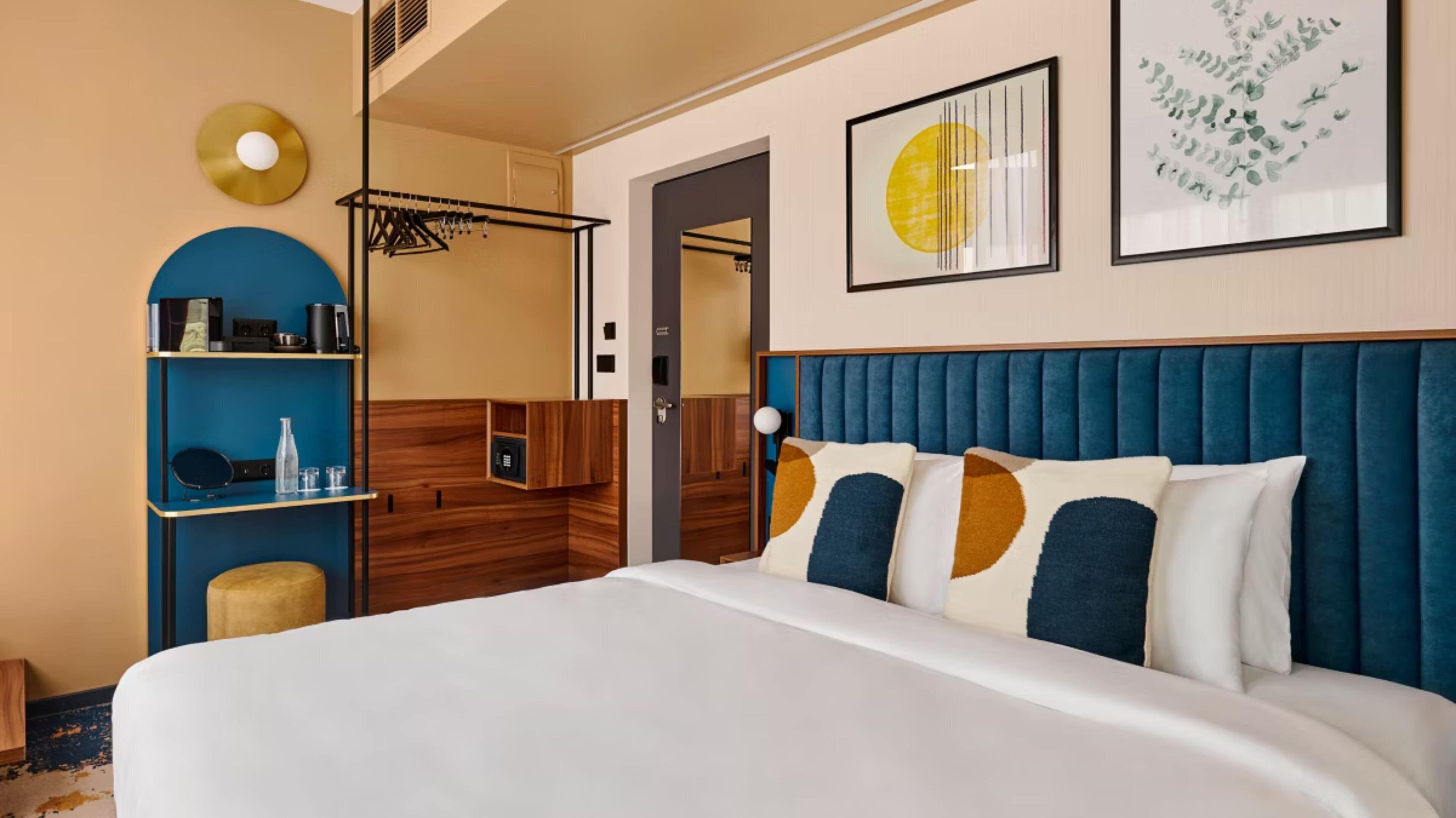 Standard Room, 1 King Bed, Balcony | In-room safe, desk, laptop workspace, blackout drapes