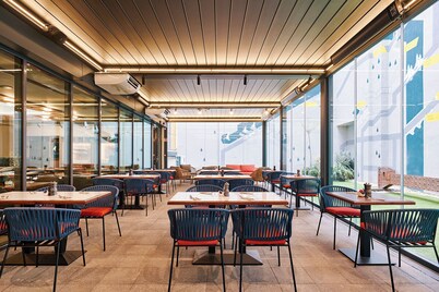 D8 Hotel