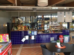 Indoor pool, seasonal outdoor pool - Kapelludden Camping & Stugor (Borgholm)