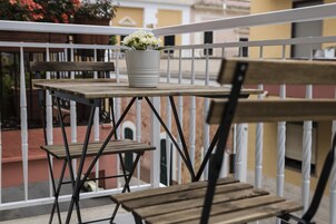 Superior Triple Room, 1 Bedroom | Minibar, in-room safe, desk, cribs/infant beds