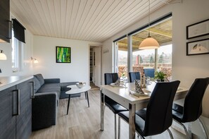 Luxe huisje, privébadkamer (Funkis)