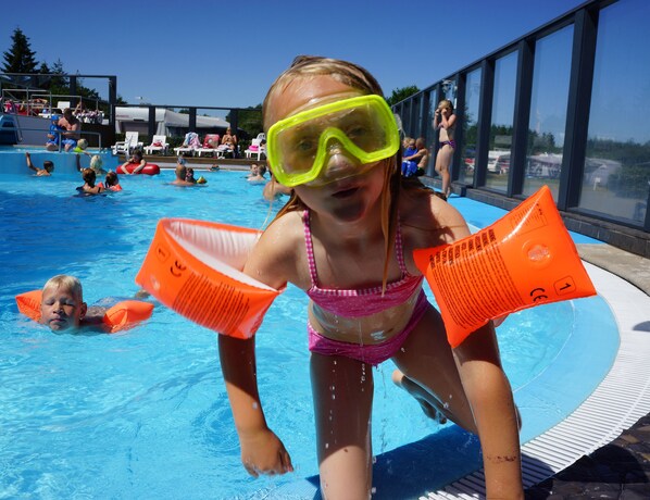 2 outdoor pools, open 10 AM to 8:00 PM, pool loungers - Bryrup Camping (Bryrup)