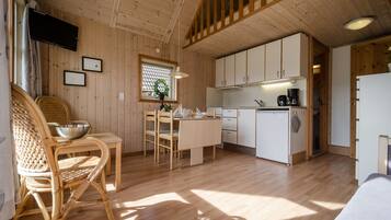 Luxury Cabin, Private Bathroom (Scandinavia) | Living room | TV