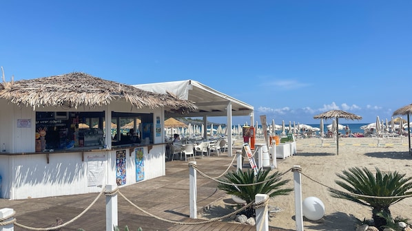 Private beach nearby - Hotel Bolivar (Camerota)