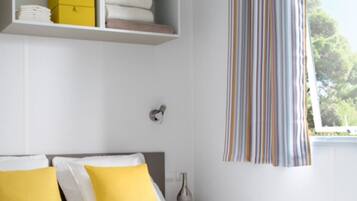 Familiehusvogn | Individuelt dekorert, individuelt innredet og blendingsgardiner