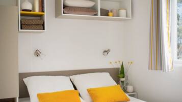 Mobile Home, 2 Bedrooms | Individually decorated, individually furnished, blackout curtains, WiFi