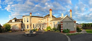Exterior - Leverhulme Hotel (Wirral)