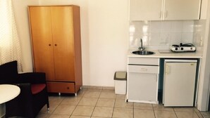 Triple Room | Private kitchenette - Angela Studios (Malia)