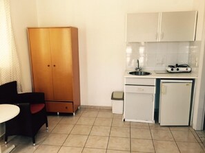 Triple Room | Private kitchenette - Angela Studios (Malia)