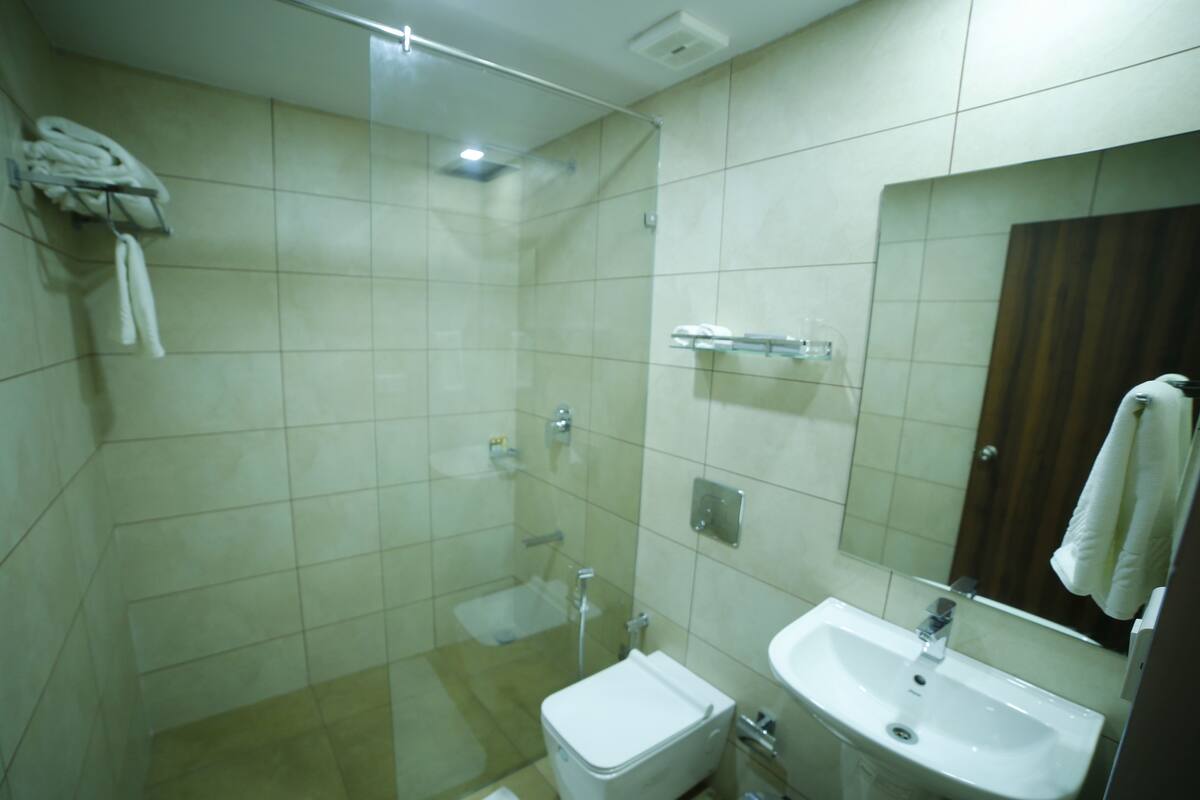 Salle de bain | Douche, douche cascade, articles de toilette (gratuits)