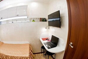 Standard Twin Room, No Windows - Arderia Guest House (Ufa)
