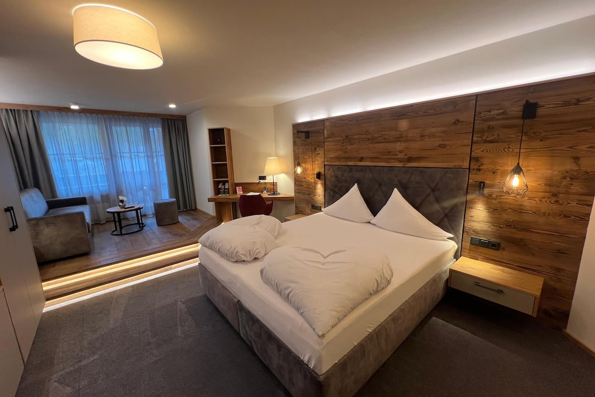 Deluxe Double Room, Lake View