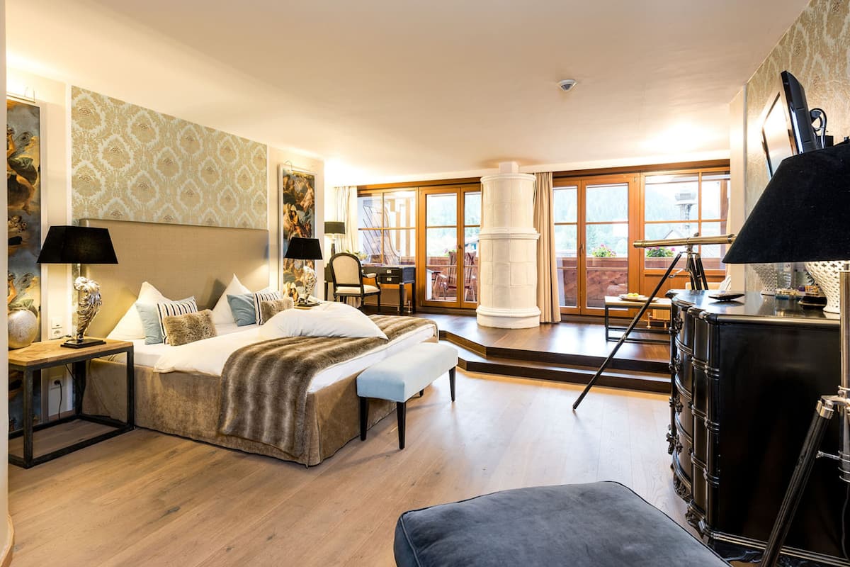 Basic Suite, 1 Bedroom, Non Smoking, Mountain View