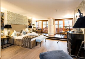 Eenvoudige suite, 1 slaapkamer, niet-roken, uitzicht op bergen | Hypoallergeen beddengoed, Tempur Pedic-bedden, een kluis op de kamer