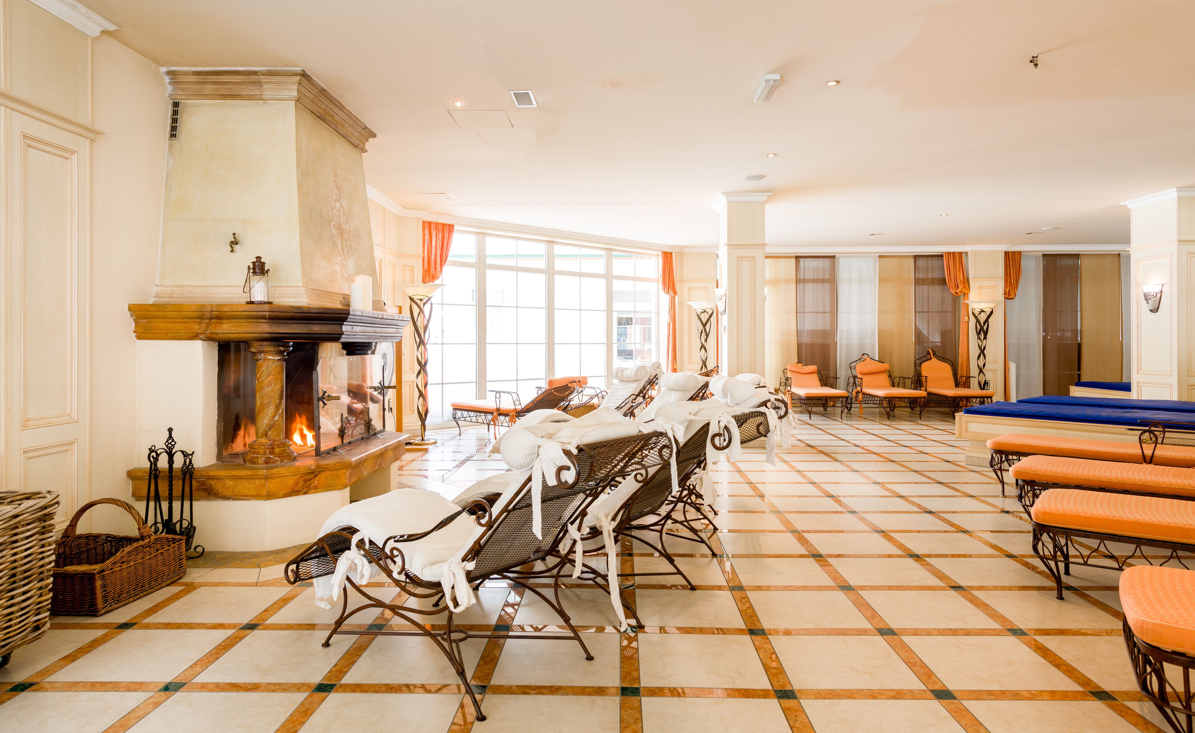 couples treatment room(s), sauna, hot tub, steam room