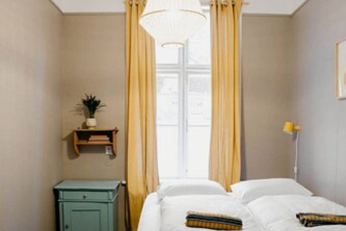 Blackout curtains, free WiFi, bed sheets
