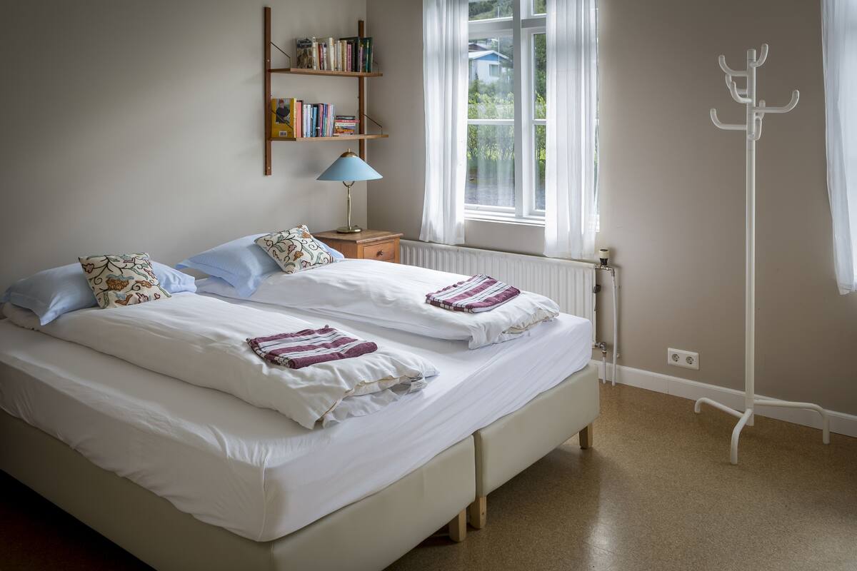 Blackout curtains, free WiFi, bed sheets